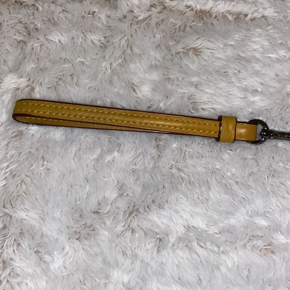 COACH RARE WOOLLY MAMMOTH WRISTLET EUC - Picture 6 of 15